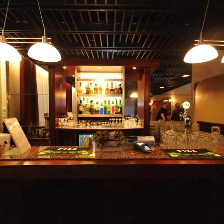 利萨门苏拉胡恩酒店 酒店 3*